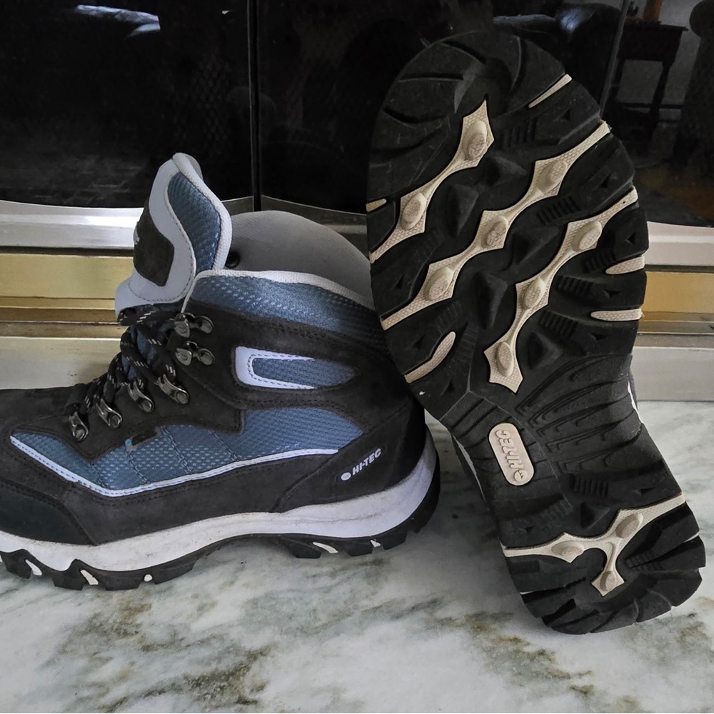 Hi-Tec Gray Skamania Hiking Boots